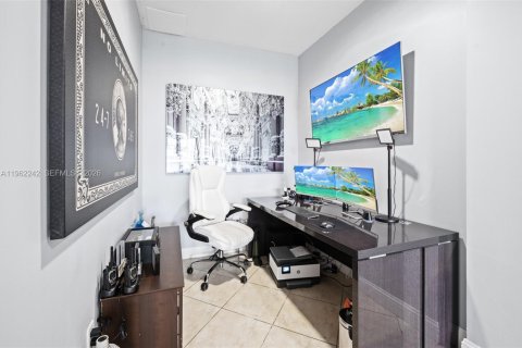 Copropriété à vendre à Miami, Floride: 1 chambre, 92.9 m2 № 2079040 - photo 27