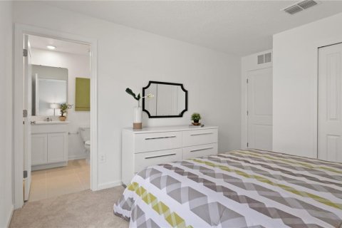 House in Eustis, Florida 4 bedrooms, 201.97 sq.m. № 2220333 - photo 13