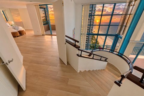 Condominio en venta en Clearwater, Florida, 3 dormitorios, 315.87 m2 № 2350246 - foto 30
