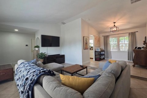 House in Orlando, Florida 3 bedrooms, 146.23 sq.m. № 2238044 - photo 11