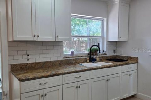 House in Orlando, Florida 3 bedrooms, 146.23 sq.m. № 2238044 - photo 17