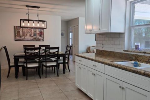 House in Orlando, Florida 3 bedrooms, 146.23 sq.m. № 2238044 - photo 14