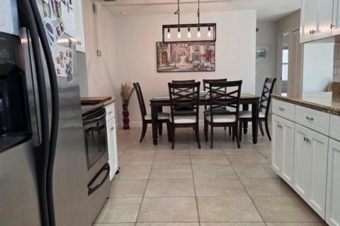 House in Orlando, Florida 3 bedrooms, 146.23 sq.m. № 2238044 - photo 13