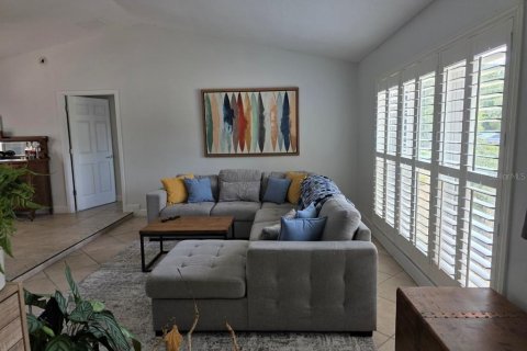 House in Orlando, Florida 3 bedrooms, 146.23 sq.m. № 2238044 - photo 7