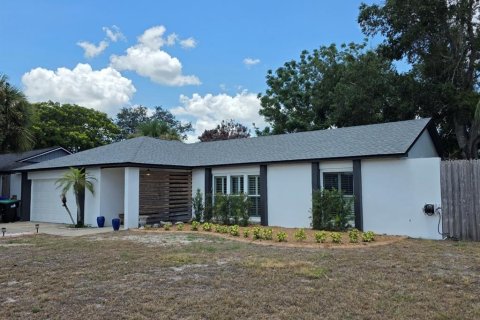 House in Orlando, Florida 3 bedrooms, 146.23 sq.m. № 2238044