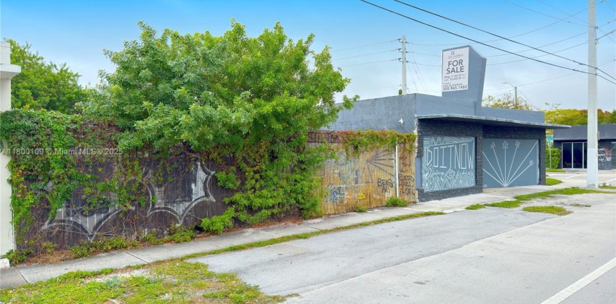 Propiedad comercial en Miami, Florida № 1861692