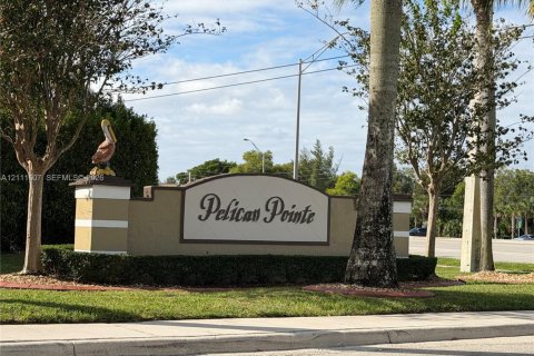 Casa en Pembroke Pines, Florida 2 dormitorios, 104.05 m2 № 2428386