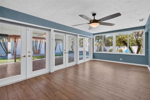 Villa ou maison à vendre à Saint Petersburg, Floride: 4 chambres, 196.21 m2 № 2149879 - photo 24