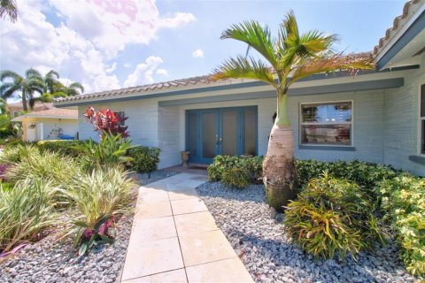 Villa ou maison à vendre à Saint Petersburg, Floride: 4 chambres, 196.21 m2 № 2149879 - photo 2