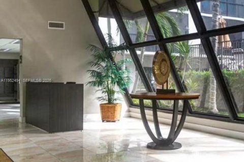 Copropriété à louer à Sunny Isles Beach, Floride: 2 chambres, 84.08 m2 № 2006655 - photo 4