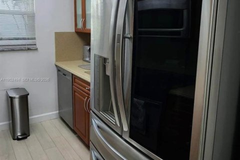 Copropriété à louer à Sunny Isles Beach, Floride: 2 chambres, 84.08 m2 № 2006655 - photo 8