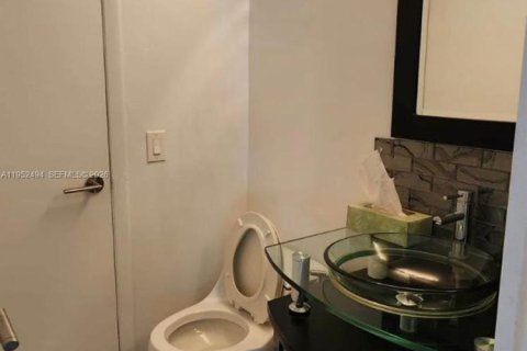 Copropriété à louer à Sunny Isles Beach, Floride: 2 chambres, 84.08 m2 № 2006655 - photo 14