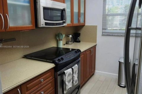 Copropriété à louer à Sunny Isles Beach, Floride: 2 chambres, 84.08 m2 № 2006655 - photo 15