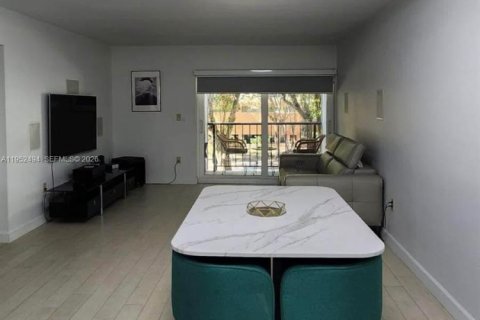 Copropriété à louer à Sunny Isles Beach, Floride: 2 chambres, 84.08 m2 № 2006655 - photo 13