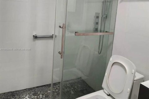 Copropriété à louer à Sunny Isles Beach, Floride: 2 chambres, 84.08 m2 № 2006655 - photo 9