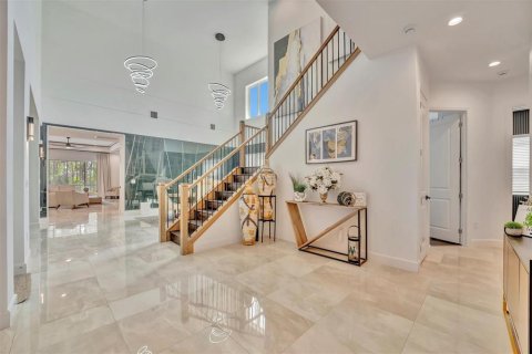 House in Wesley Chapel, Florida 5 bedrooms, 379.69 sq.m. № 1644214 - photo 11