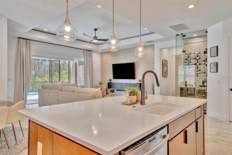 House in Wesley Chapel, Florida 5 bedrooms, 379.69 sq.m. № 1644214 - photo 4