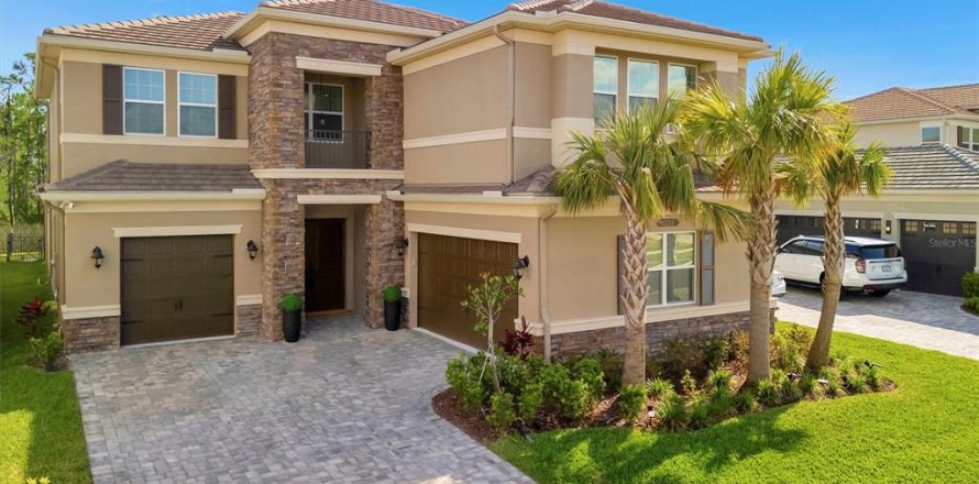 House in Wesley Chapel, Florida 5 bedrooms, 379.69 sq.m. № 1644214