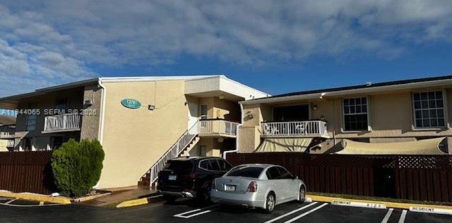 Condominio en Miami, Florida, 2 dormitorios № 2008075