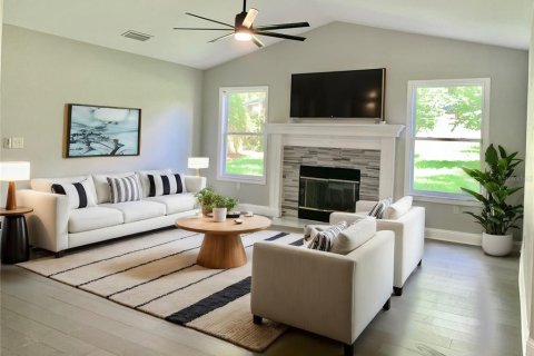 Casa en venta en Gainesville, Florida, 4 dormitorios, 205.59 m2 № 1529216 - foto 2