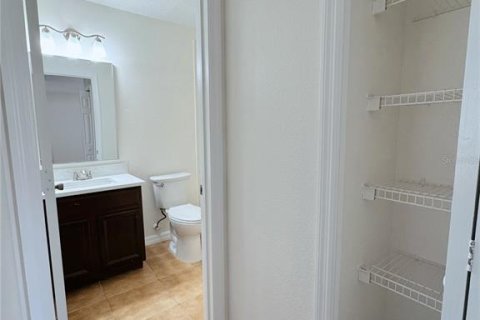 Townhouse in Orlando, Florida 3 bedrooms, 173.91 sq.m. № 2376610 - photo 17