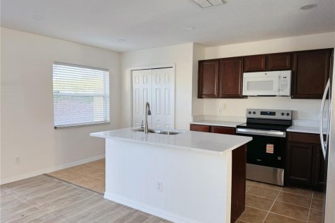 Townhouse in Orlando, Florida 3 bedrooms, 173.91 sq.m. № 2376610 - photo 6