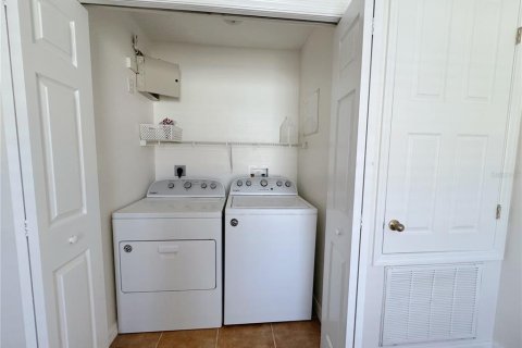 Townhouse in Orlando, Florida 3 bedrooms, 173.91 sq.m. № 2376610 - photo 14