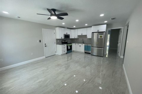 Casa en venta en Ocala, Florida, 3 dormitorios, 102.19 m2 № 1581920 - foto 2