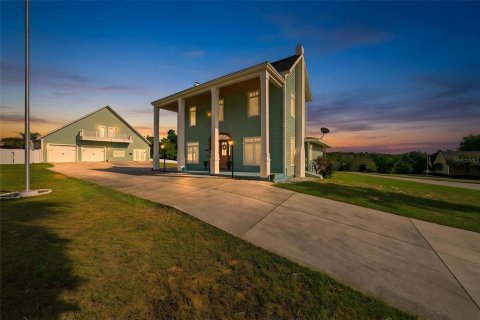 Villa ou maison à Eustis, Floride 4 chambres, 234.11 m2 № 2132619