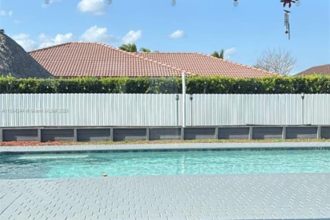 Villa ou maison à louer à Homestead, Floride: 3 chambres, 152.45 m2 № 1931455 - photo 3