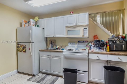 Immobilier commercial à vendre à Oakland Park, Floride: 201.23 m2 № 2051804 - photo 12