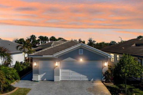 Casa en venta en Port St. Lucie, Florida, 3 dormitorios, 200.39 m2 № 2078159 - foto 2