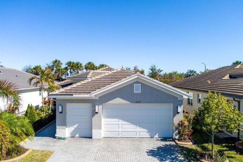Casa en Port St. Lucie, Florida 3 dormitorios, 200.39 m2 № 2078159