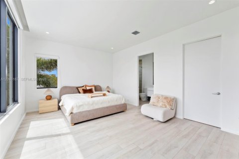 House in Lauderdale-by-the-Sea, Florida 5 bedrooms, 509.48 sq.m. № 2254560 - photo 23