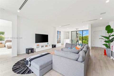 House in Lauderdale-by-the-Sea, Florida 5 bedrooms, 509.48 sq.m. № 2254560 - photo 22