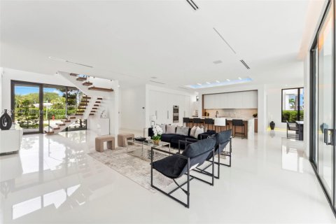 House in Lauderdale-by-the-Sea, Florida 5 bedrooms, 509.48 sq.m. № 2254560 - photo 20