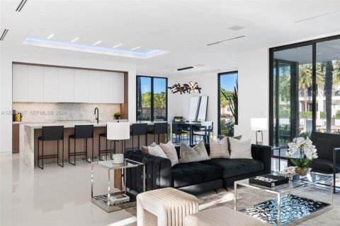 House in Lauderdale-by-the-Sea, Florida 5 bedrooms, 509.48 sq.m. № 2254560 - photo 17