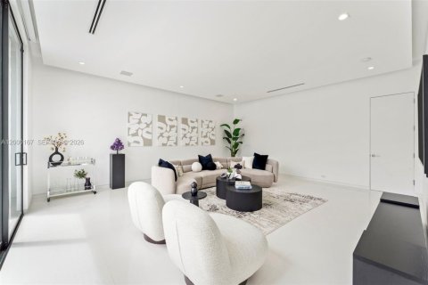 House in Lauderdale-by-the-Sea, Florida 5 bedrooms, 509.48 sq.m. № 2254560 - photo 18