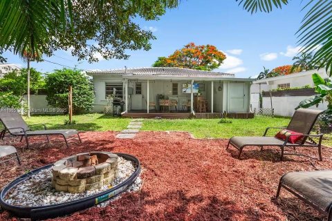 Купить виллу или дом в Майами, Флорида 2 спальни, 82.13м2, № 1956357 - фото 12