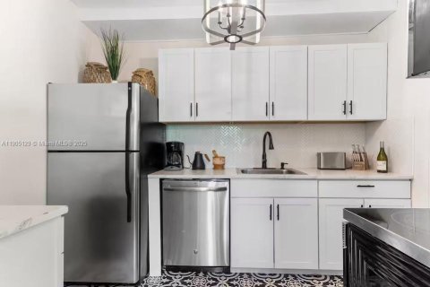 Купить виллу или дом в Майами, Флорида 2 спальни, 82.13м2, № 1956357 - фото 14