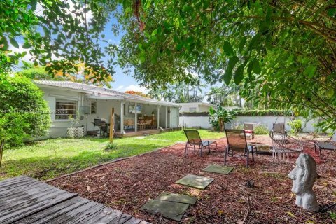 Купить виллу или дом в Майами, Флорида 2 спальни, 82.13м2, № 1956357 - фото 10