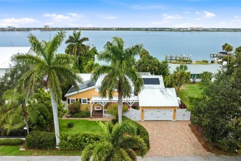 House in Bradenton, Florida 3 bedrooms, 188.41 sq.m. № 2202710 - photo 2