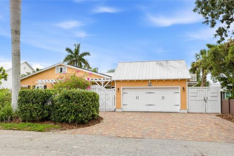 House in Bradenton, Florida 3 bedrooms, 188.41 sq.m. № 2202710 - photo 12