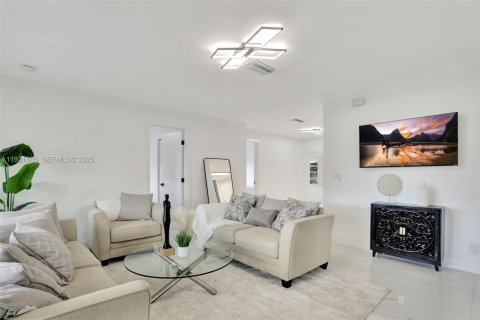 Купить виллу или дом в Помпано-Бич, Флорида 4 спальни, 138.33м2, № 1990905 - фото 18