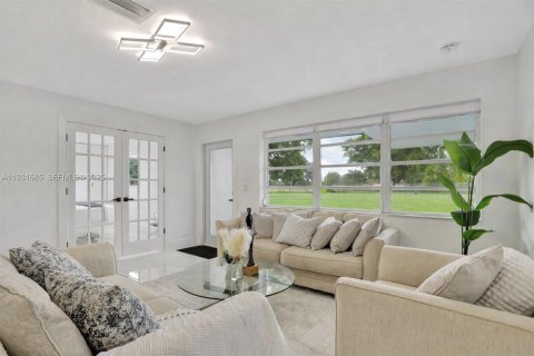 Купить виллу или дом в Помпано-Бич, Флорида 4 спальни, 138.33м2, № 1990905 - фото 17