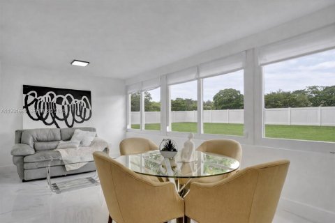 Купить виллу или дом в Помпано-Бич, Флорида 4 спальни, 138.33м2, № 1990905 - фото 5
