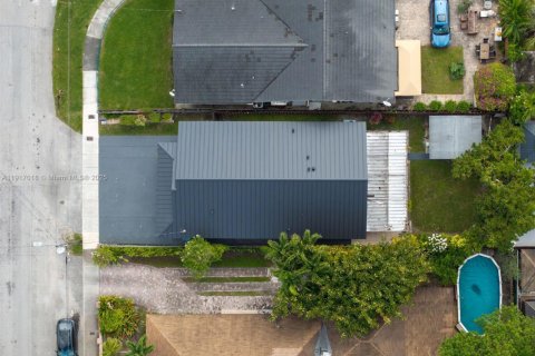 Villa ou maison à vendre à Miami, Floride: 4 chambres, 150.5 m2 № 1973528 - photo 24