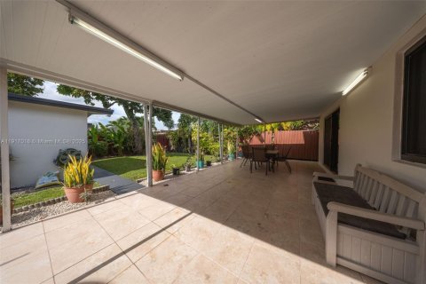 Villa ou maison à vendre à Miami, Floride: 4 chambres, 150.5 m2 № 1973528 - photo 20