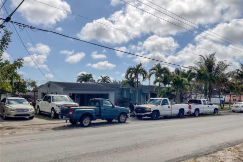 Casa en venta en West Park, Florida, 3 dormitorios, 138.42 m2 № 2044227 - foto 11