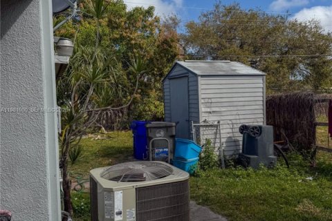 Casa en venta en West Park, Florida, 3 dormitorios, 138.42 m2 № 2044227 - foto 18